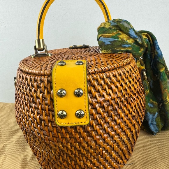 Patricia Nash 10th Anniversary Rare Yellow Wicker Basket Mirror Crossbody Purse. - Picture 9 of 16